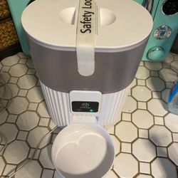 Automatic Pet Feeder 