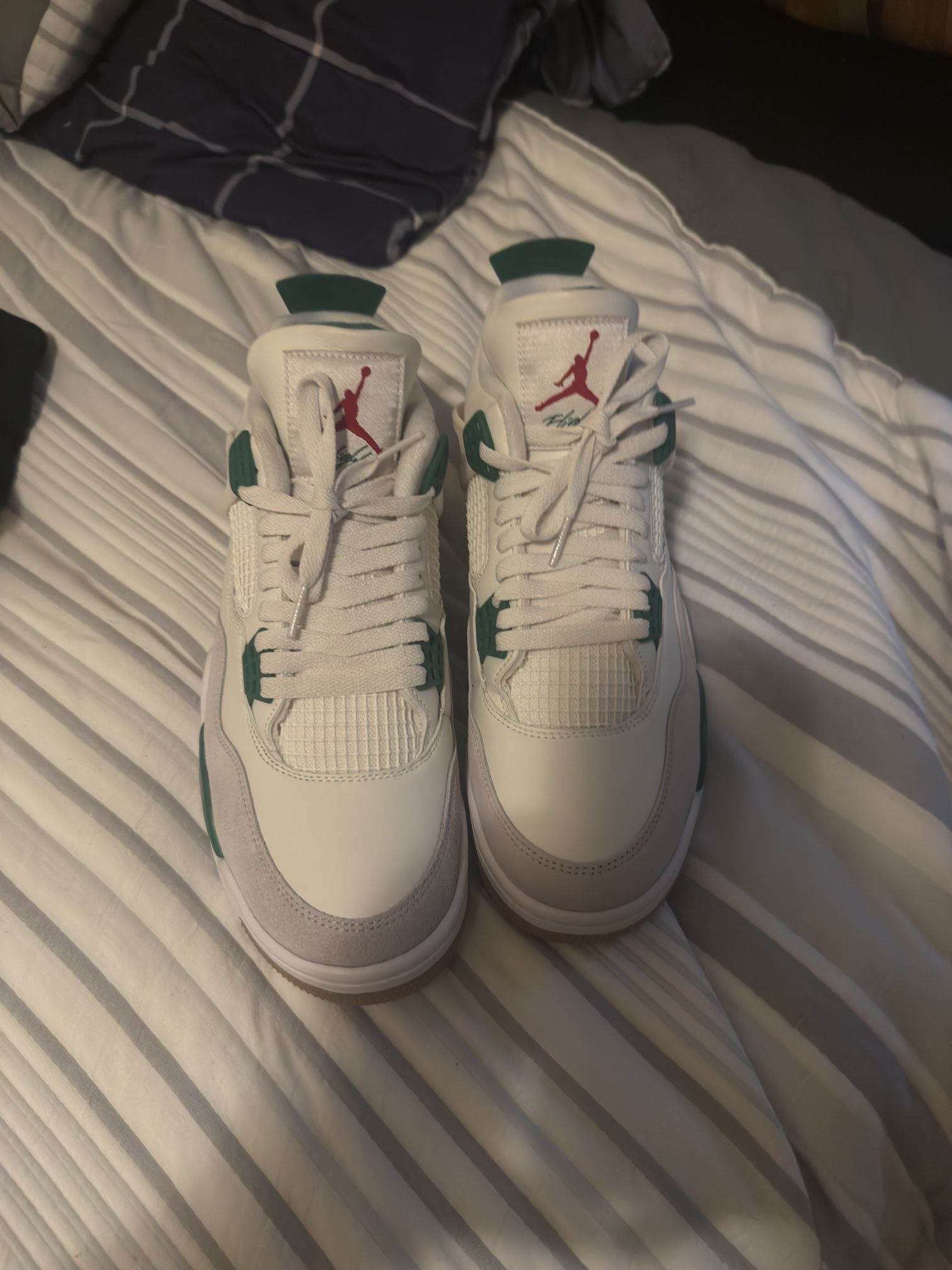 Jordan 4 SB