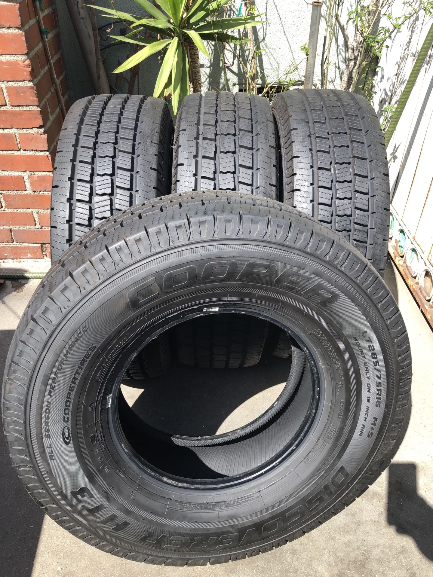 LT285/75R16 Cooper Discoverer HT3 Load Range E