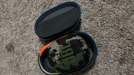 JBL CLIP 4 CAMO SPEAKER BARLEY USED