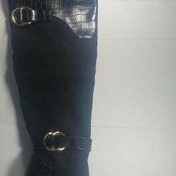 Size 6 Black Heeled. Roxanne Boots