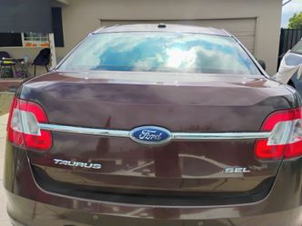 2010 Ford Taurus