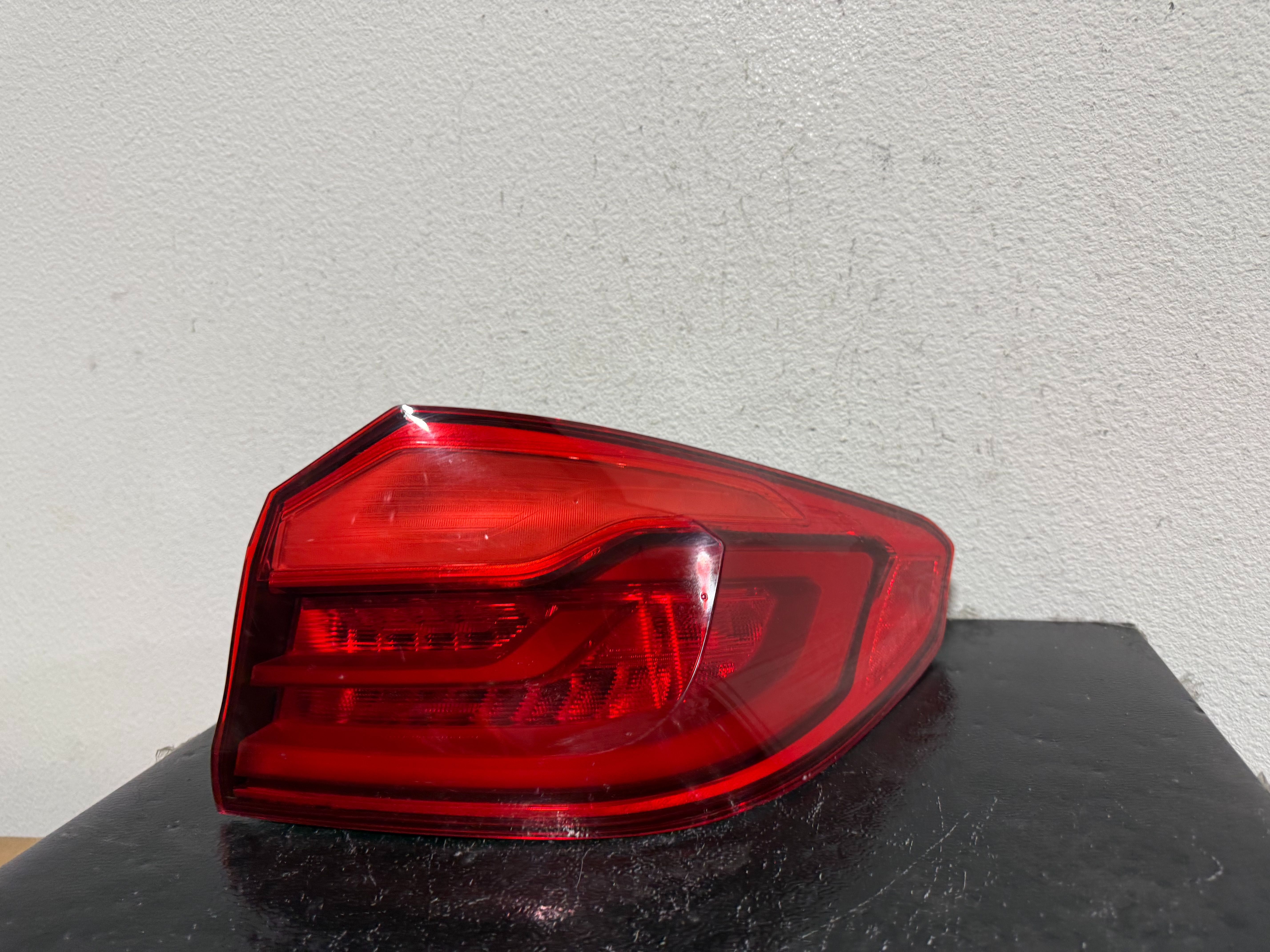 BMW 5 SERIES RIGHT TAILLIGHT 2018
