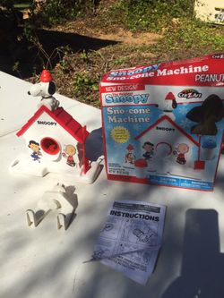 Snoopy Sno-cone Maker
