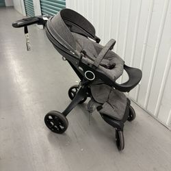 Stokke Xplory stroller in black textile PREOWNED
