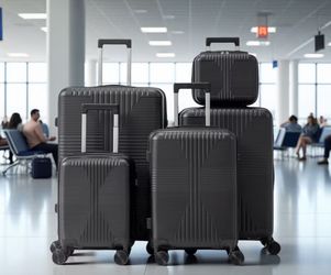 New 5 Piece Luggage Set, Black
