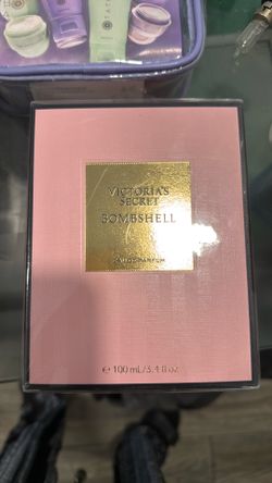 Victoria’s Secret bombshell