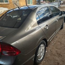 Honda Civic 2008 198 000 Milles   5,300 OBO