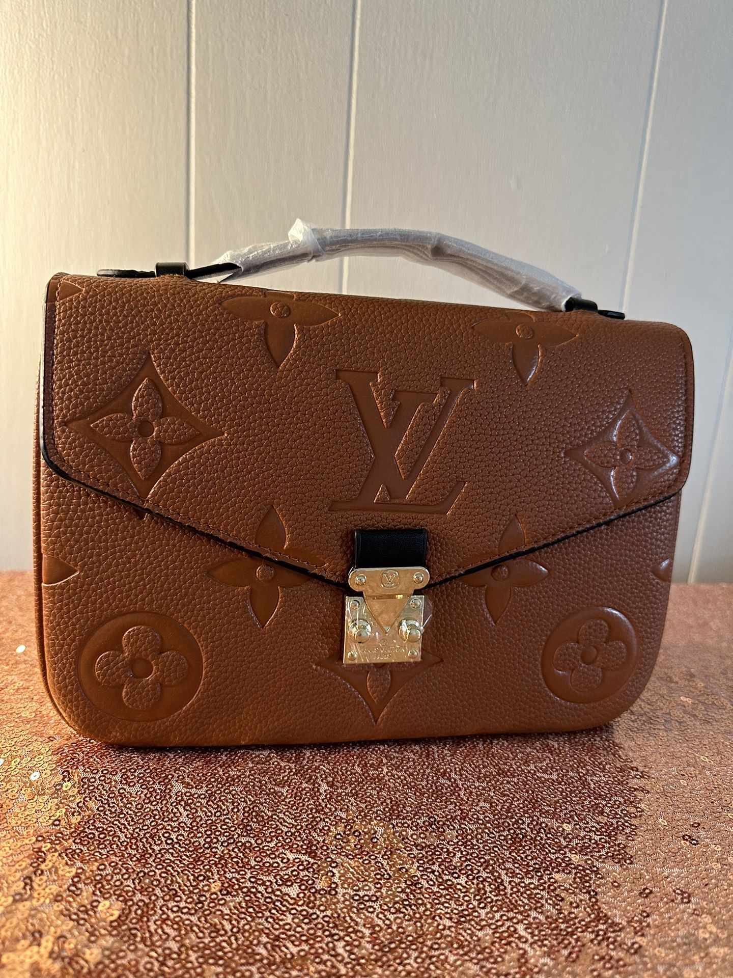 Women's Bag with wallet for Sale in Bakersfield, CA - OfferUp