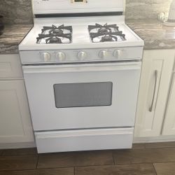 White Stove/ Estufa Blanca LP GAS