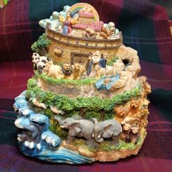 Noha's Arc 12 Song Musical Water Fountian