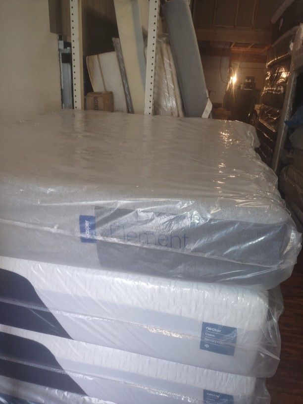 🔥🔥🔥 $349 Queen Casper Element Memory Foam Mattress Only $349 🔥🔥🔥