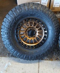 17x8.5 6x139 6x135 Kmc 315 70 17 Nitto Ridge Glapper 