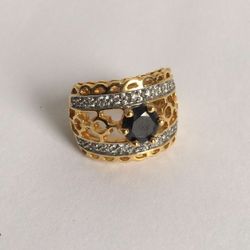 EDCO VINTAGE GOLD TONE RING SIZE 6  🌸🌼🌺 ESTATE FIND JEWELRY VINTAGE TO FASHION 