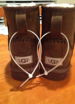 Size 8 authentic ugg boots brand new never worn