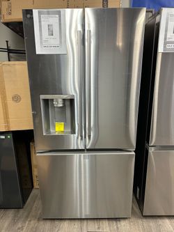 LG Smart French Door Refrigerator Read Description