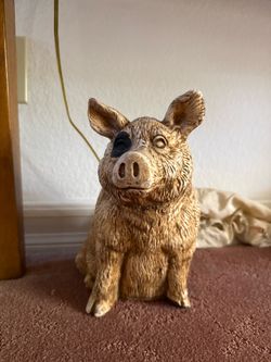 Pig figurine