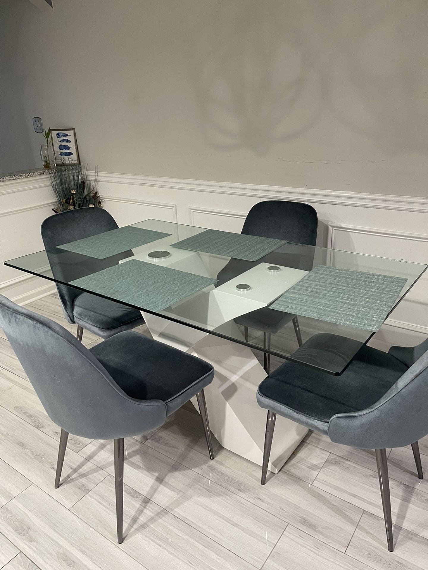 Bedroom, Leaving And Dining Room 