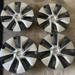 Tesla Model Y. 20-24 Mats And Wheel Covers