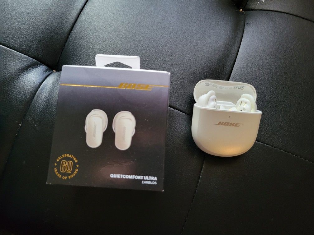 Bose QuietComfort Diamond White Bluetooth Earbuds