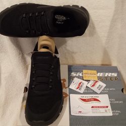 Sketchers Men's Black 10.5 glider shoes