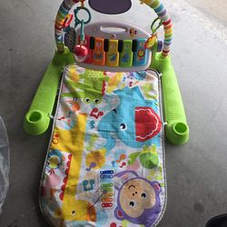 Piano tummy time mat
