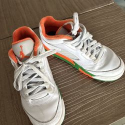 Jordan 5 Retro Low. Size 2Y