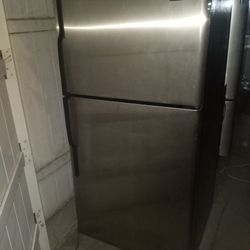 Nice And Clean Stainless GE Refrigerator 
