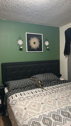 King Size Upholstered Bedframe