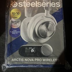 Steel Series  Arctis Nova Pro Wireless 