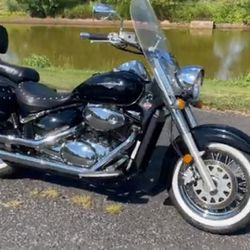 2005 Suzuki Boulevard 