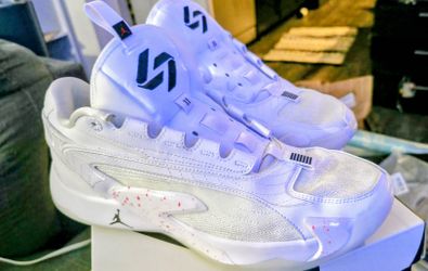 ​Jordan Luka 2 "Hyper Pink" - Men's Size 11 - Like New with Original Box