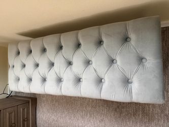 Button-Tufted Ottoman Bench (like new)