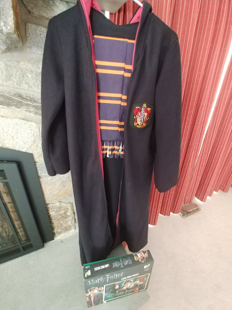 Harry Potter costume & puzzle