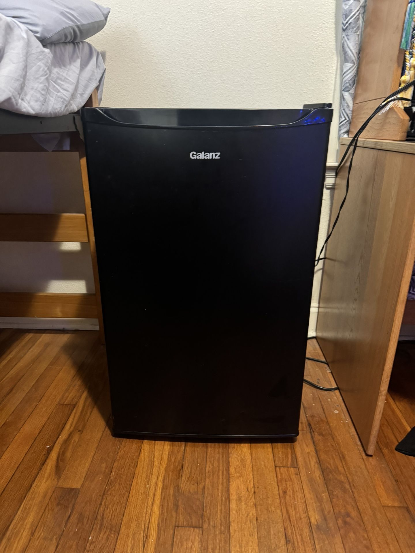 Galanz mini fridge for college