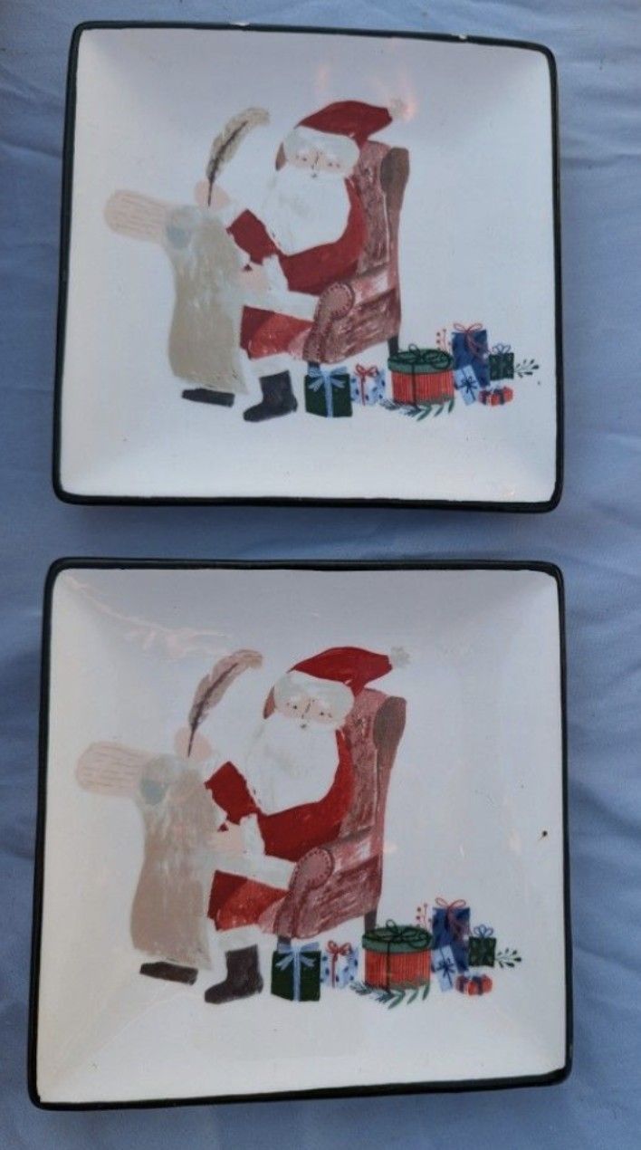 Two Christmas Plates
5.00 for both

We are raising money for rescued kitties 😻 

Please see all our listings

Thank you 😺