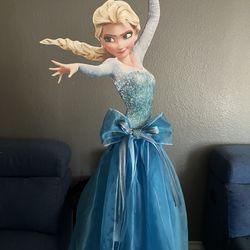 Frozen Elsa party decoration stand