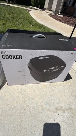 Brand new electric rice cooker