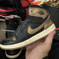 Jordan’s 1s Sz 2y