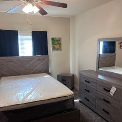 RUSTIC GRAY QUEEN SIZE 4PC BEDROOM SET $799!!