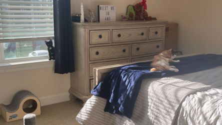 Bed, side drawers and dresser