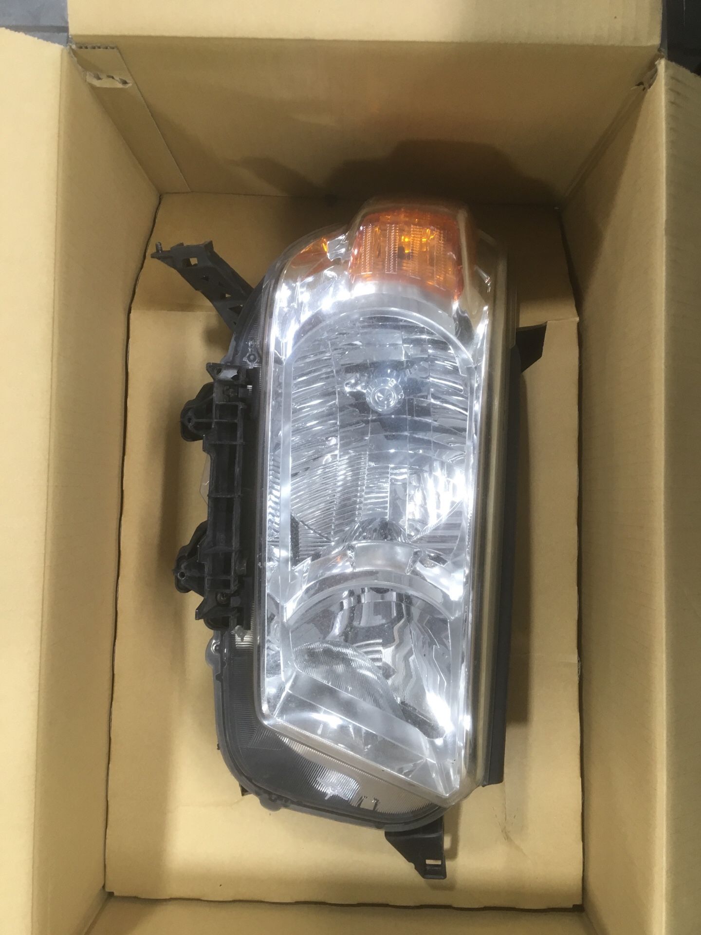 Toyota 4 runner headlights 2010-2013