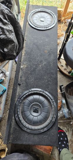 I am selling my complete  stereo  out of my truck