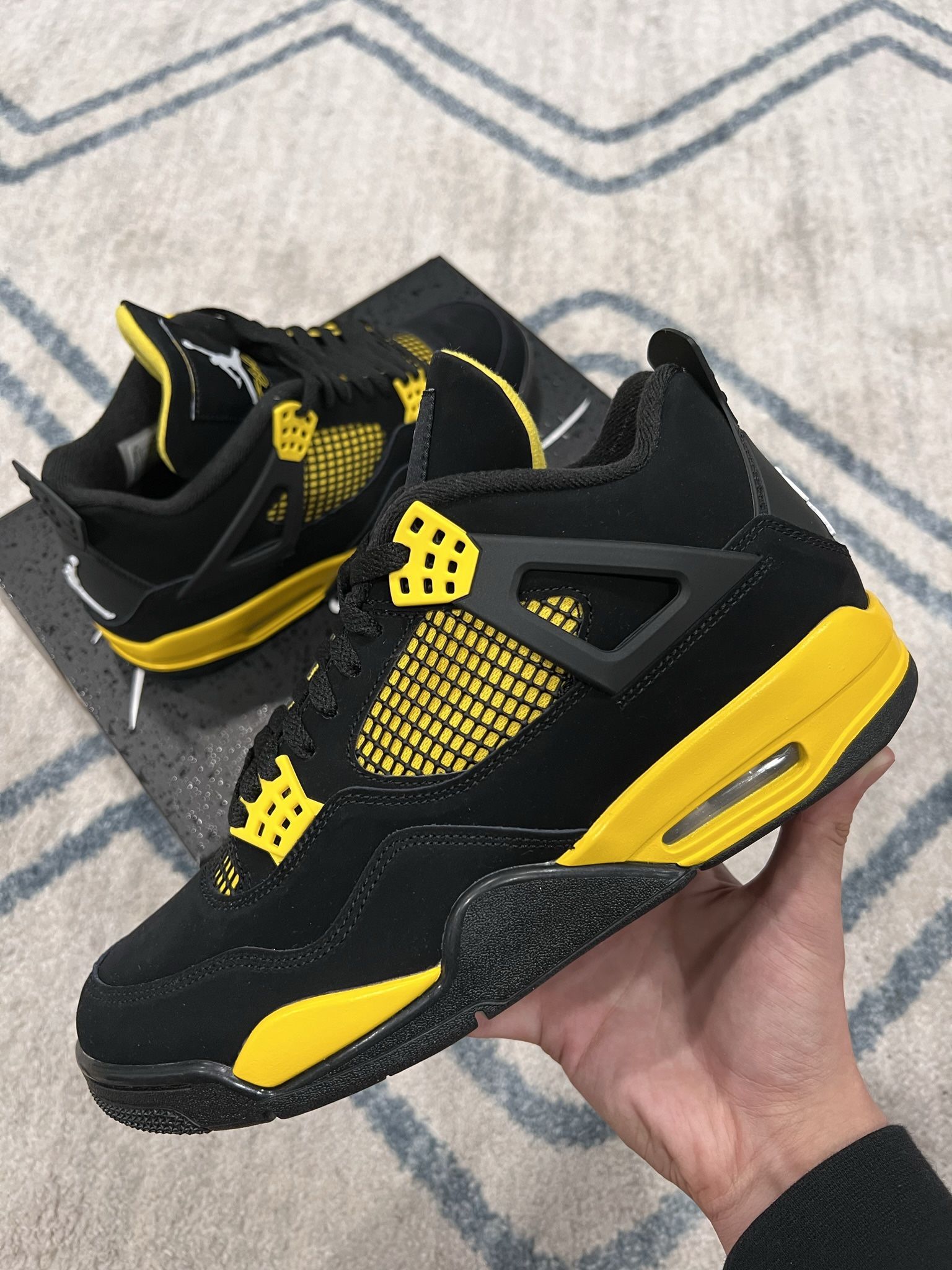Jordan 4 “Yellow Thunders” Size 8.5M Jordan 4 “Yellow Thunders” Size 8.5M
