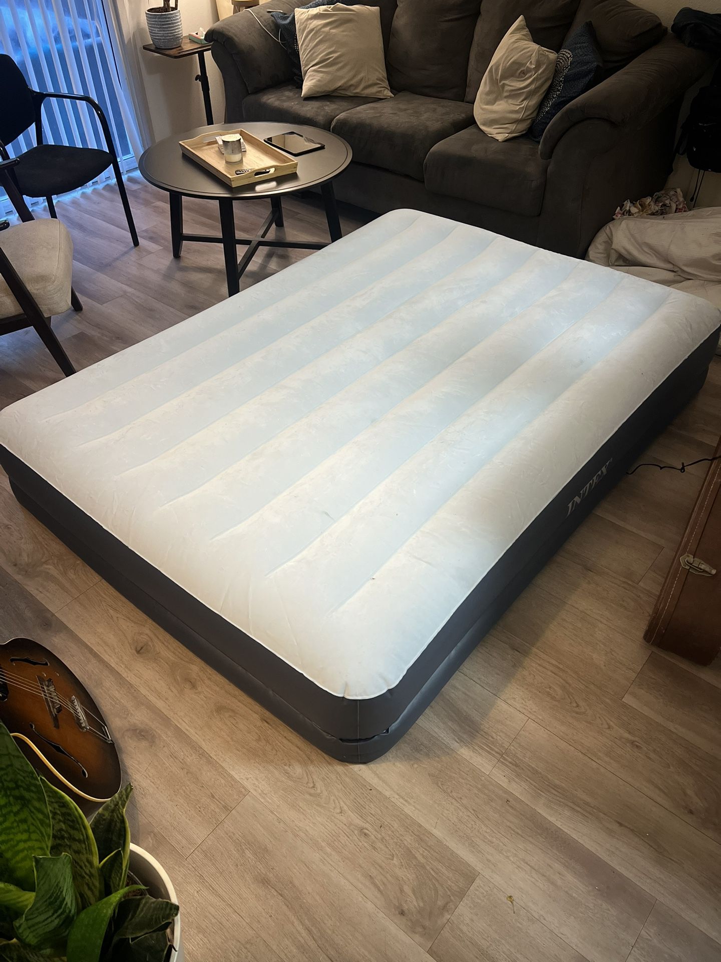 Air Mattress Like New Intex