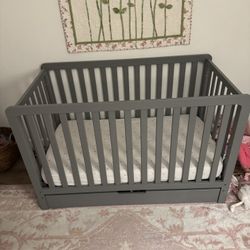 DaVinci Colby Crib With Storage And Mattress