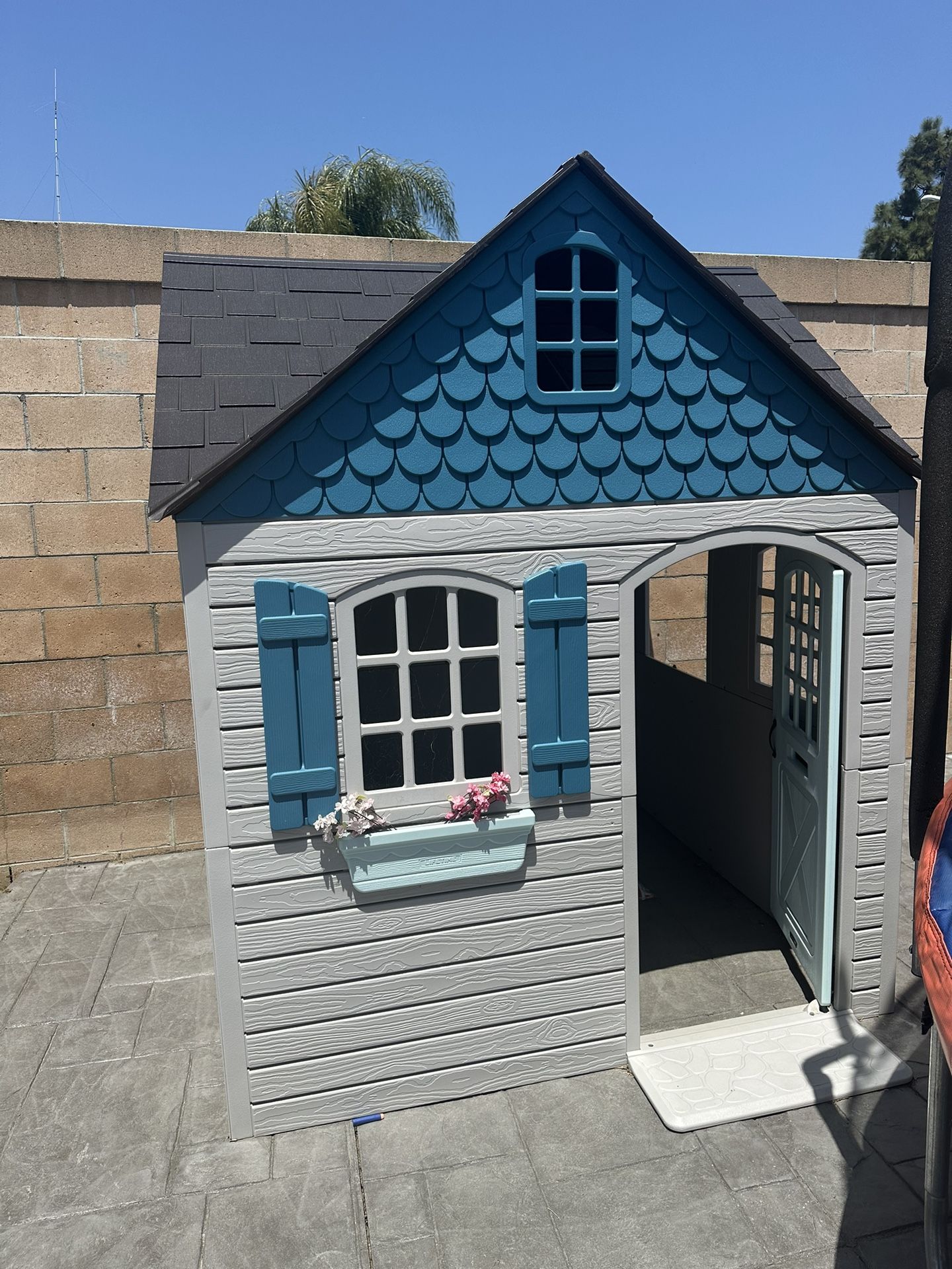 Lifetime 6ft x 6ft x 7 ft Tall Imagination Playhouse, 290980