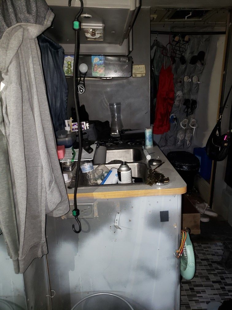 1990 Totya Dolphin Trailer, Runs Perfect .