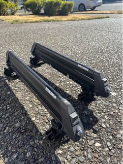 Yakima ski / snowboard roof rack