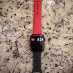 Apple Watch Series 7 (45mm) PRODUCT RED
